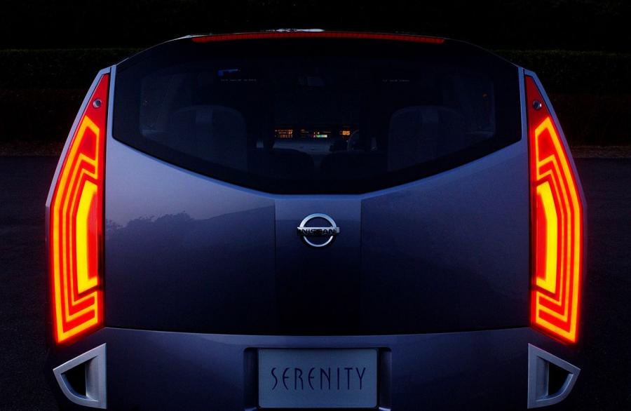  Nissan Serenity 2003 года  (фото 10 из 14)